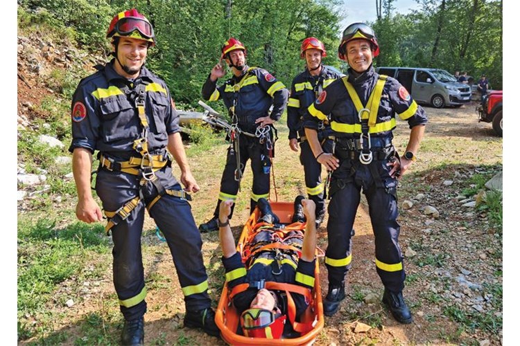 Slika Sretni i spašavatelji i spašeni
Šapjane
23. srpnja 2021. 
